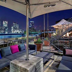 https://doubletree-by-hilton-hotel-london-docklands-riverside.cambridgehotelsuk.com