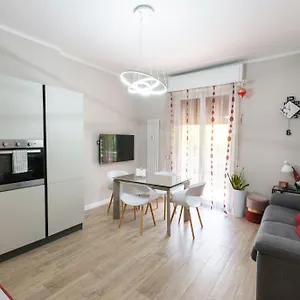 Appartamento Luminoso E Moderno Ad Un Passo Da Tutto 